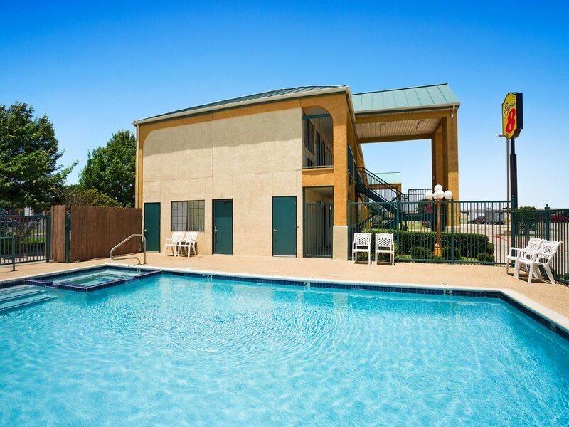Мотель Super 8 By Wyndham Grand Prairie Southwest Экстерьер фото